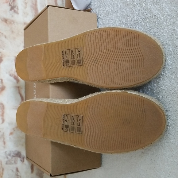 New Soludos Rainbow Embroidered Espadrille Mules - Picture 7 of 9